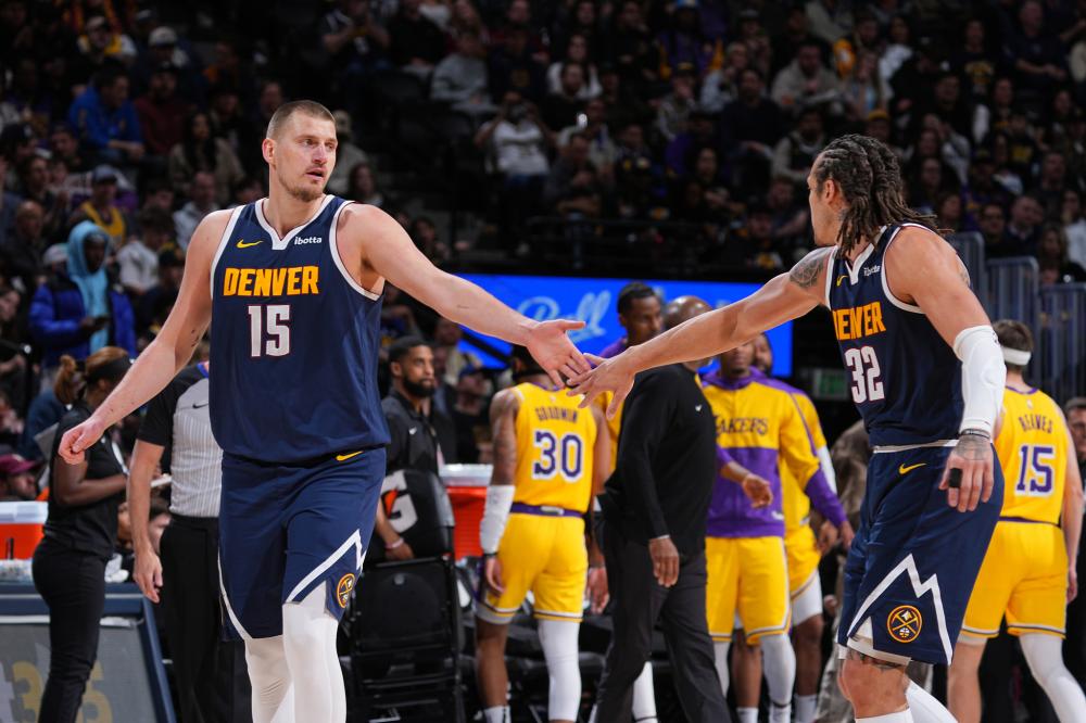 她和伊藤的 她和伊藤的